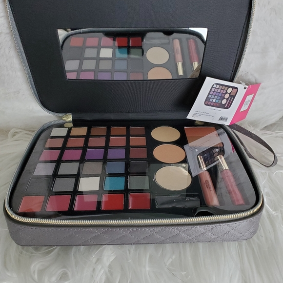 Make up Set - Picture 9 of 12